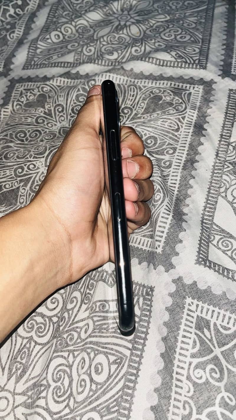 Apple iPhone 11 Pro 1