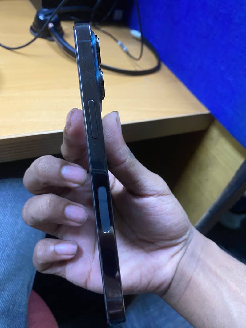 Apple iPhone 13 Pro 2