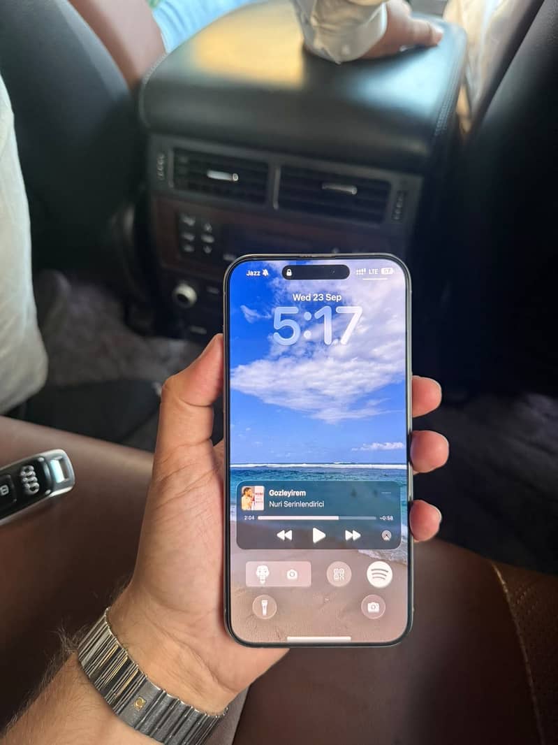 Apple iPhone 15 Pro Max 1