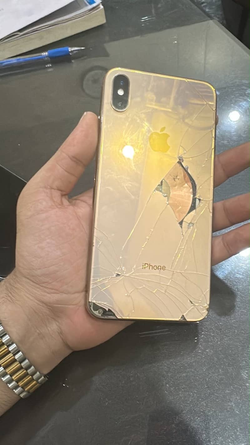 Apple iPhone XS Max 3
