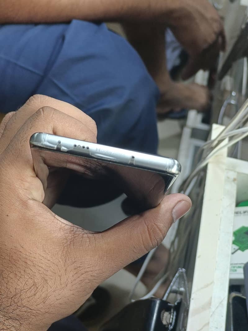 Tecno CAMON 40 Pro 4
