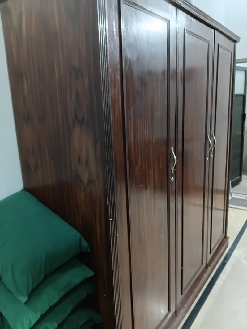 Bed Set with Almari 5