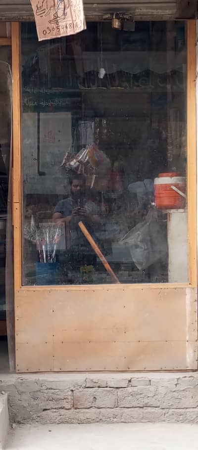 Sheeshe ki showcase almari & Sheeshe ka darwaza / glass door for Sale