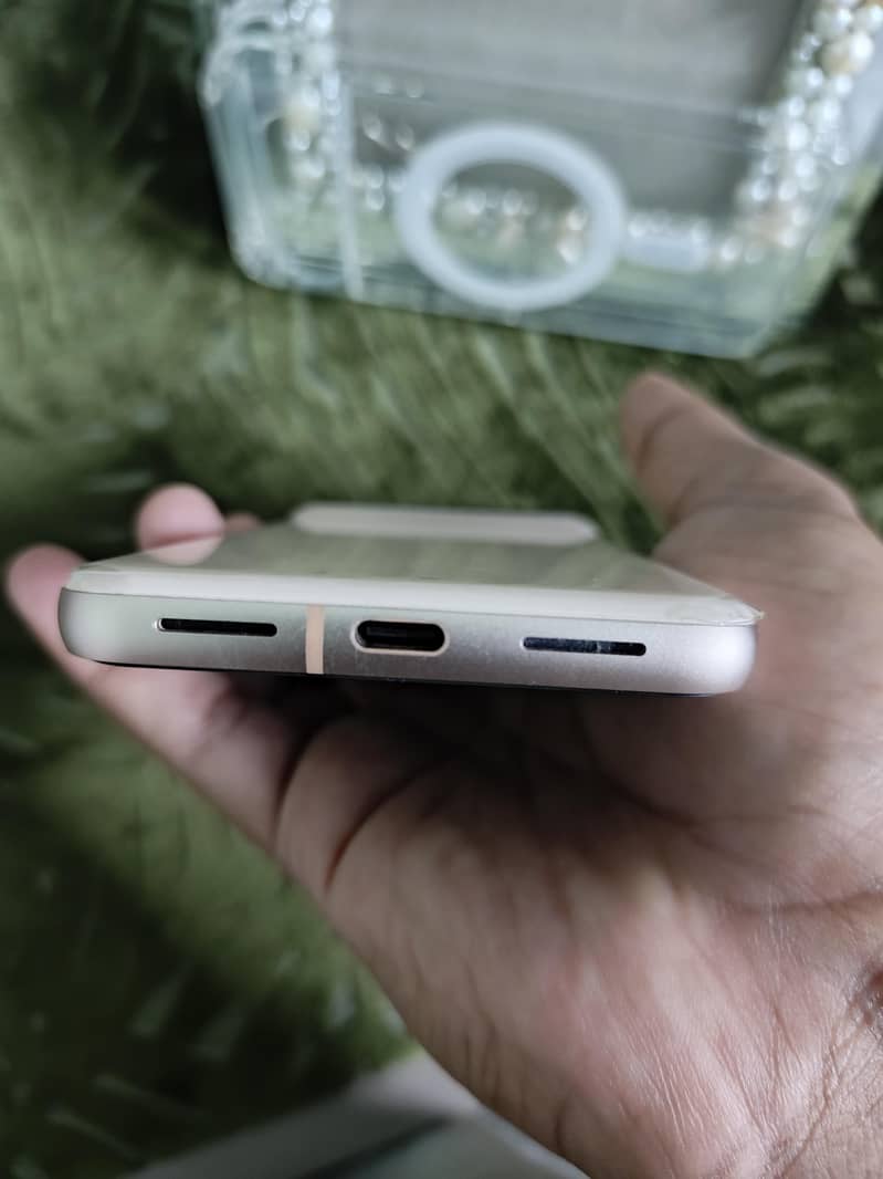 Google Pixel 8 5