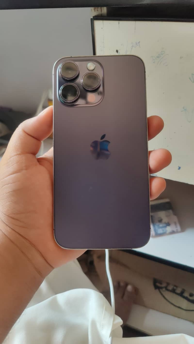 Apple iPhone 14 Pro Max 0