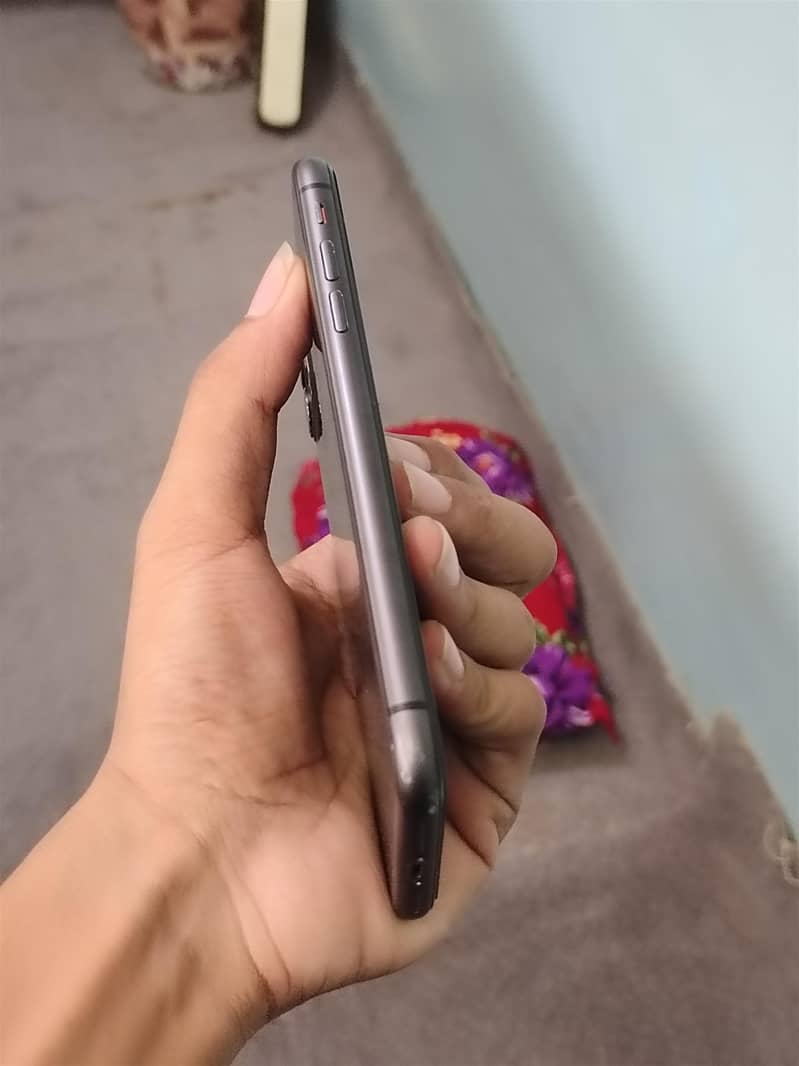 Apple iPhone 11 3