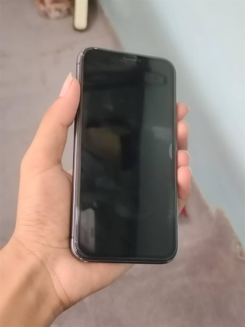 Apple iPhone 11 4
