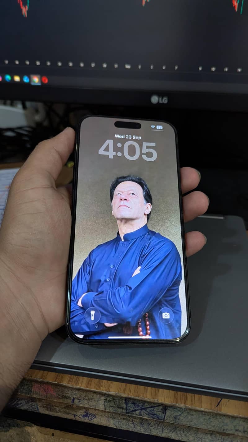 Apple iPhone 16 Pro Max 3
