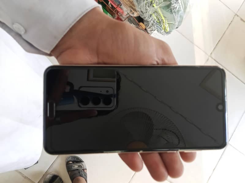 Sharp Aquos R3 1