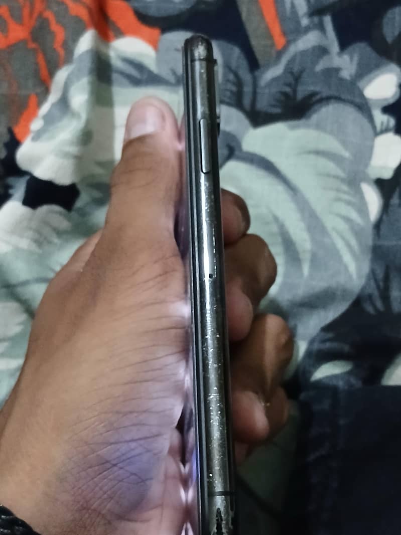 Apple iPhone XS 5