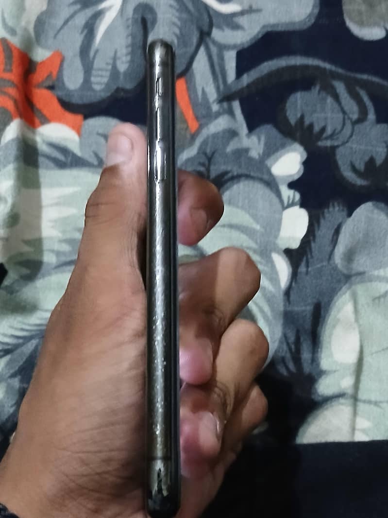 Apple iPhone XS 7