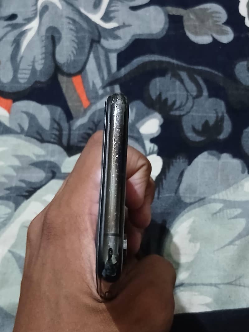 Apple iPhone XS 10