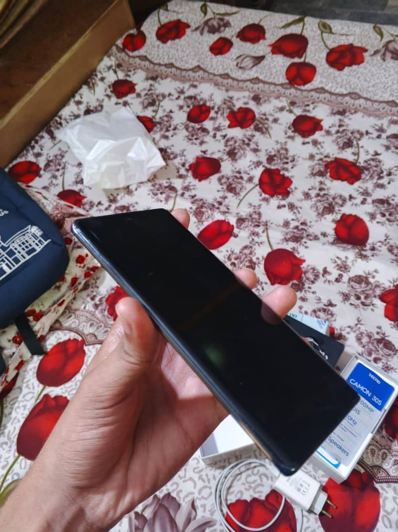Tecno Camon 30S 3