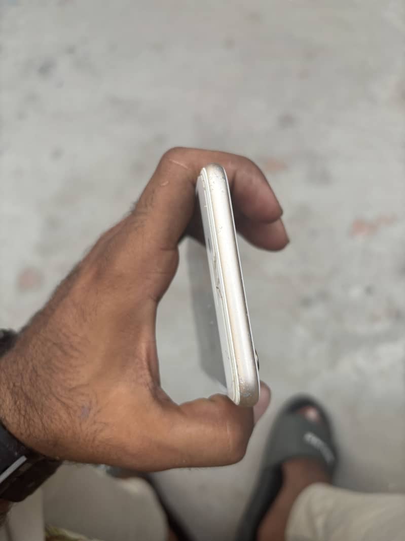 Apple iPhone 6S Plus 2