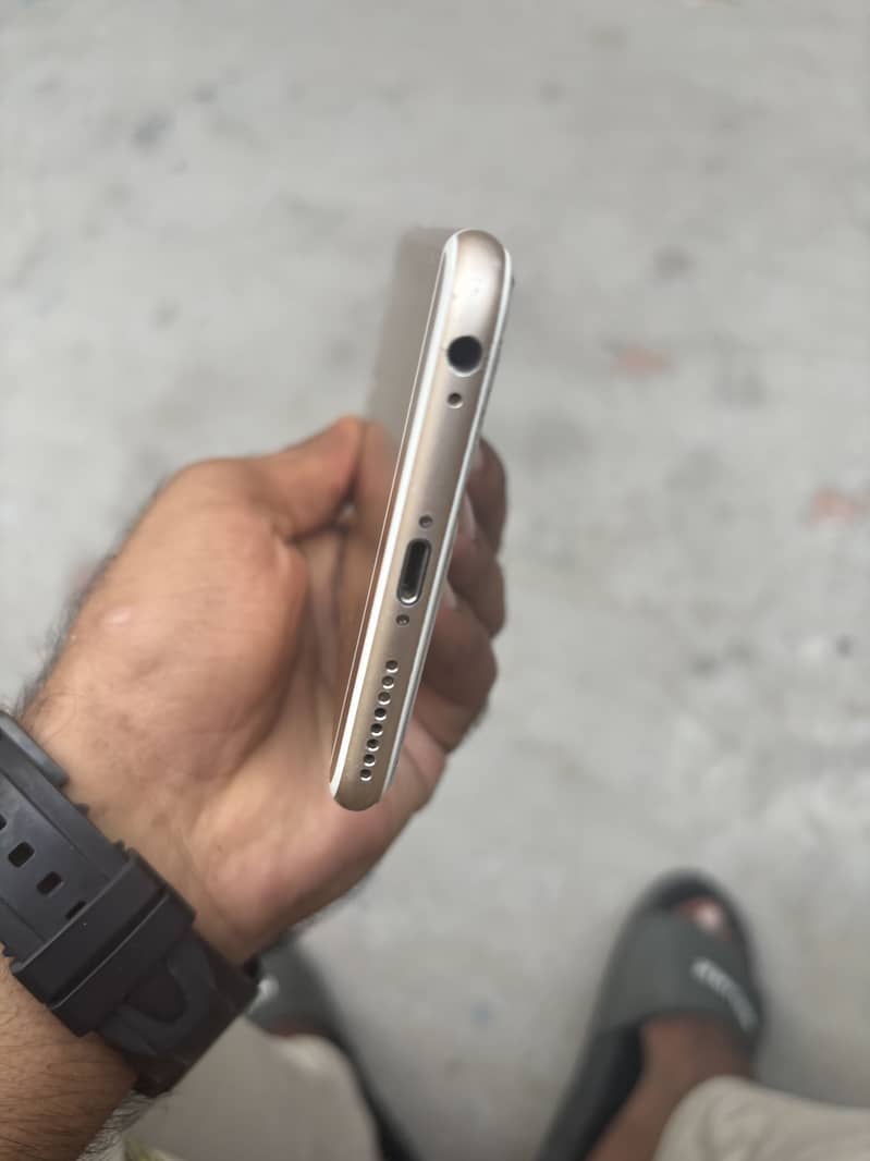 Apple iPhone 6S Plus 3