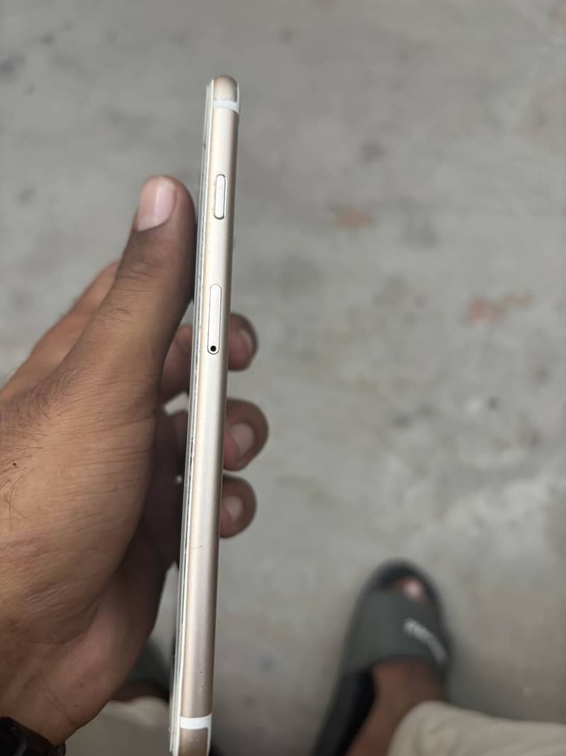 Apple iPhone 6S Plus 4