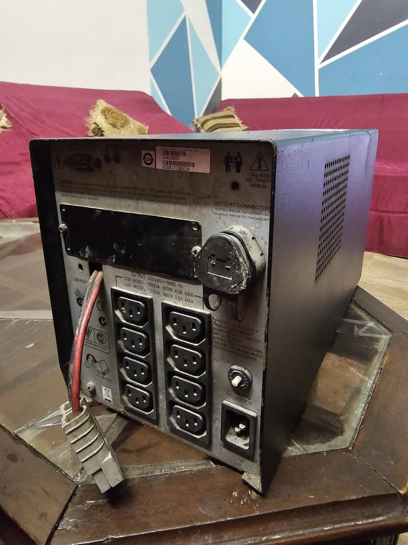 APC UPS excellent condition 2
