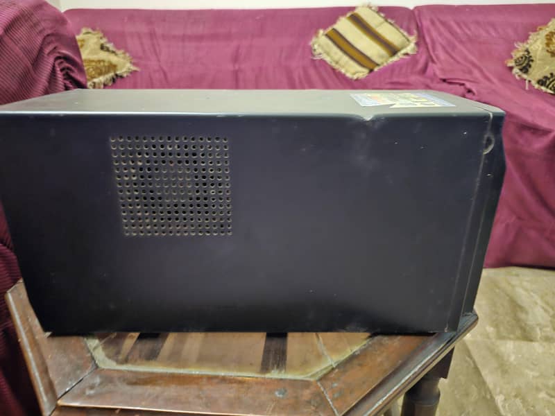 APC UPS excellent condition 3