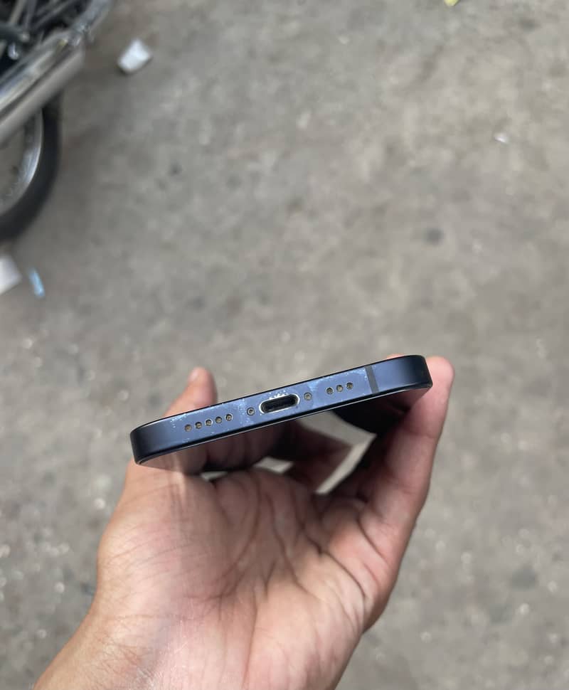 Apple iPhone 12 5