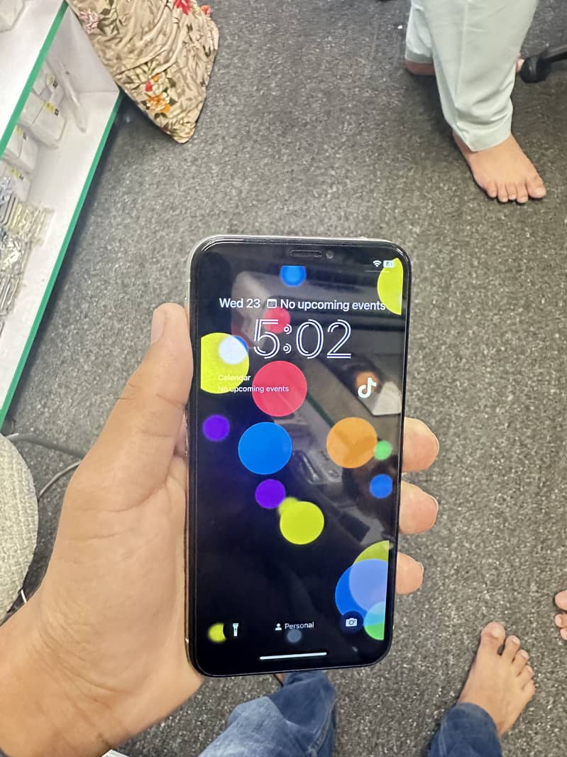 Apple iPhone X 4