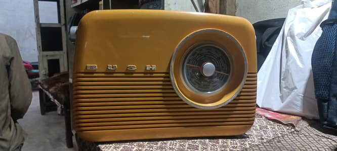 BUSH RADIO(MODEL NO. TR82DAB)