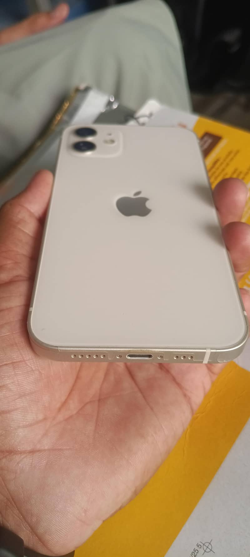 Apple iPhone 12 3