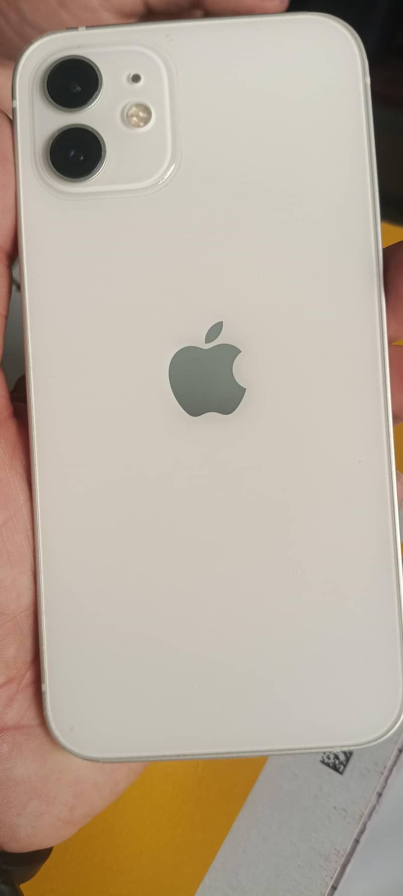 Apple iPhone 12 4