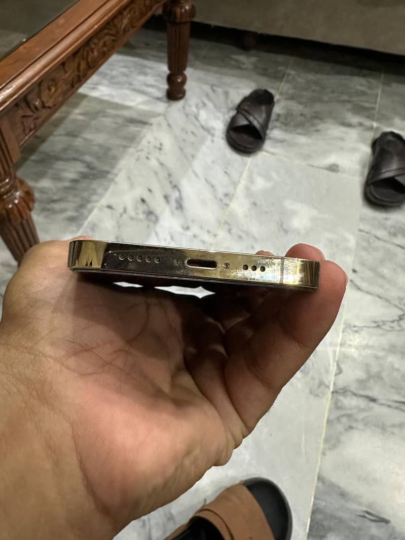 Apple iPhone 13 Pro 2