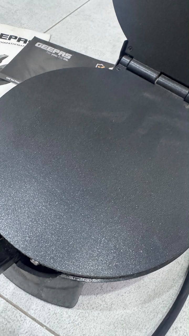 Geepas Roti Maker  1