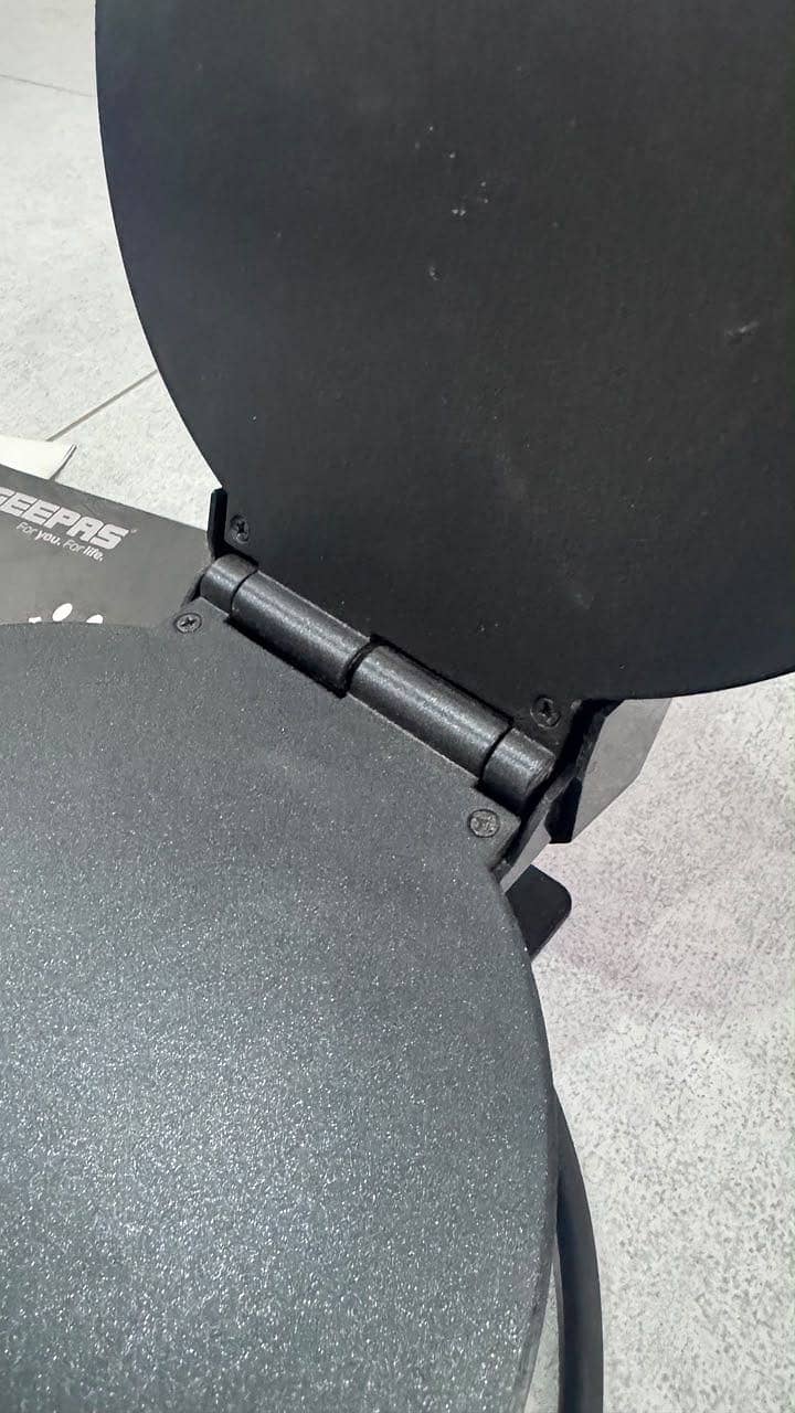 Geepas Roti Maker  2