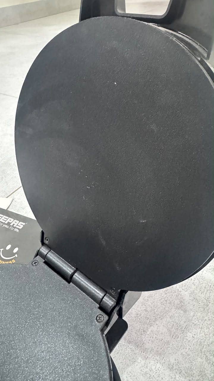 Geepas Roti Maker  7