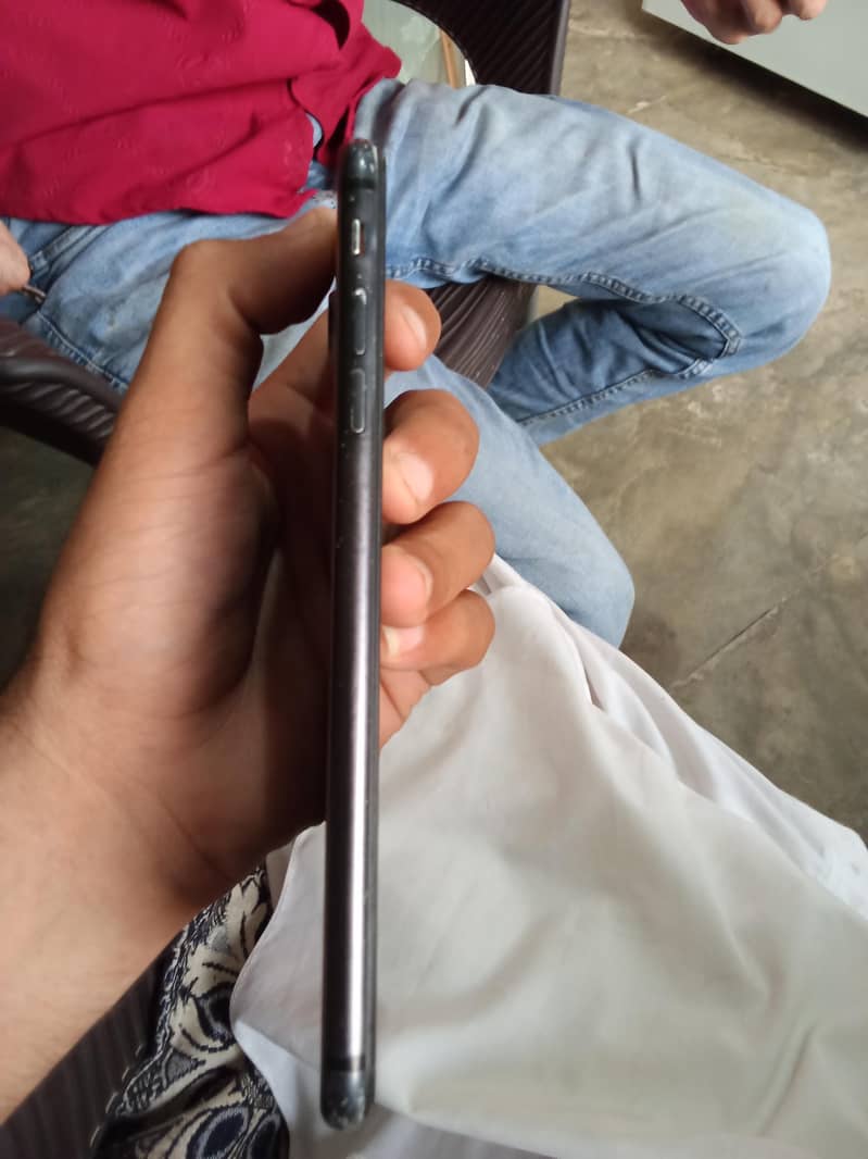 Apple iPhone 7 Plus 2