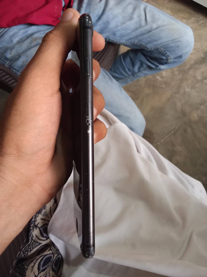 Apple iPhone 7 Plus 5