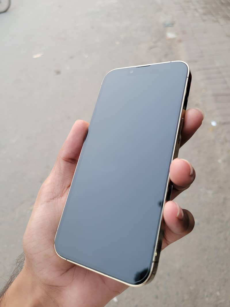Apple iPhone 13 Pro 3