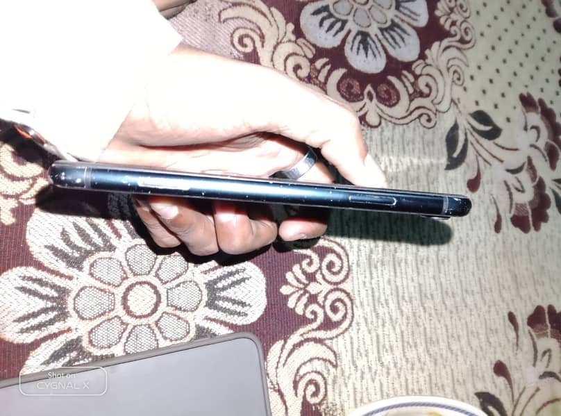 Apple iPhone XR 4