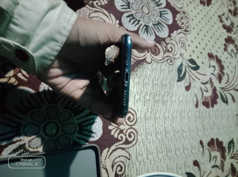 Apple iPhone XR 5