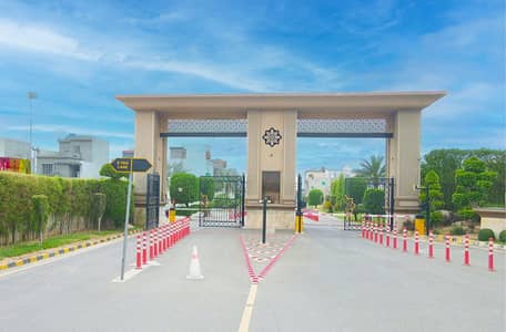 BABAR BLOCK 10 MARLA RESIDENTIAL PLOT COMMERCIAL FACING