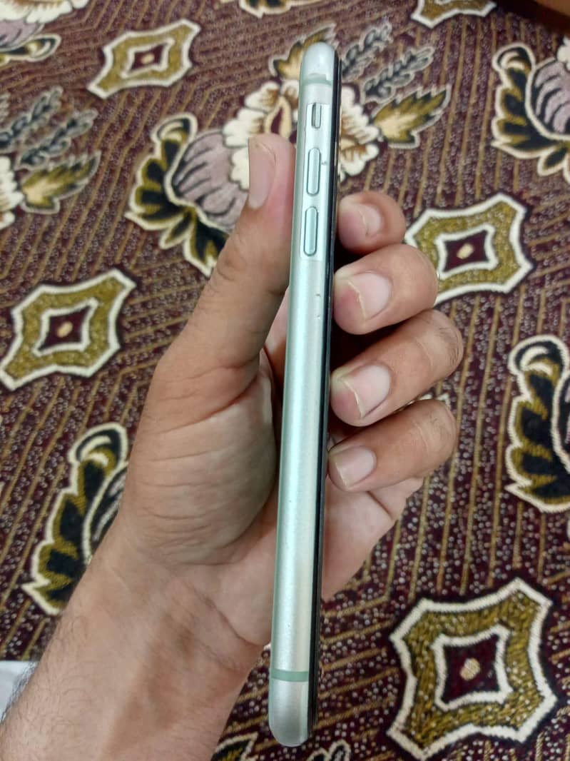 Apple iPhone 11 2