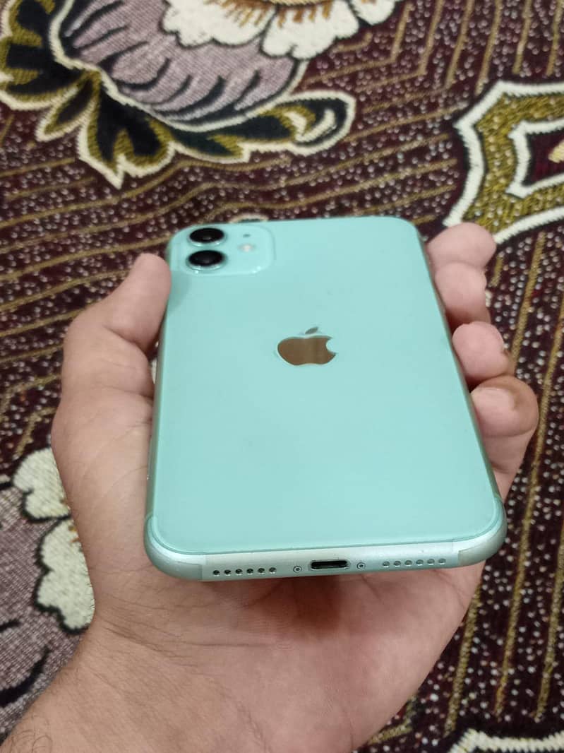 Apple iPhone 11 4