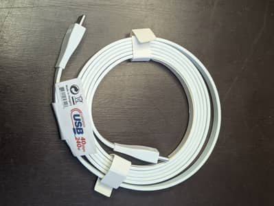 Logitech USB-C to USB-C 240W Cable  Made in Hungary (03104261947)
