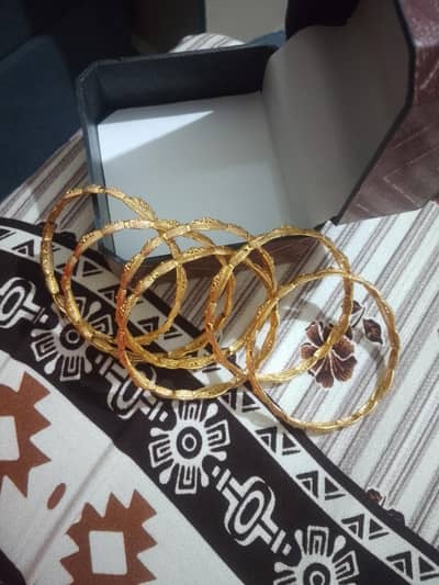 it's 6 sets bangles
