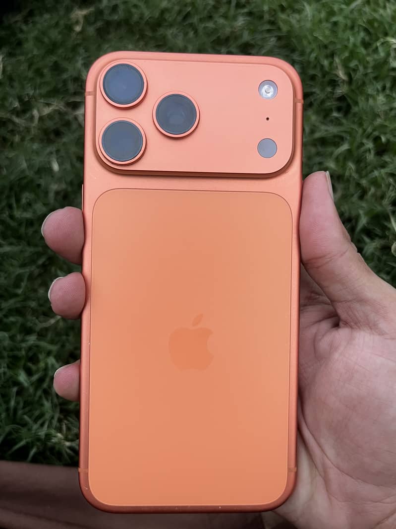 Apple iPhone 17 Pro Max 2