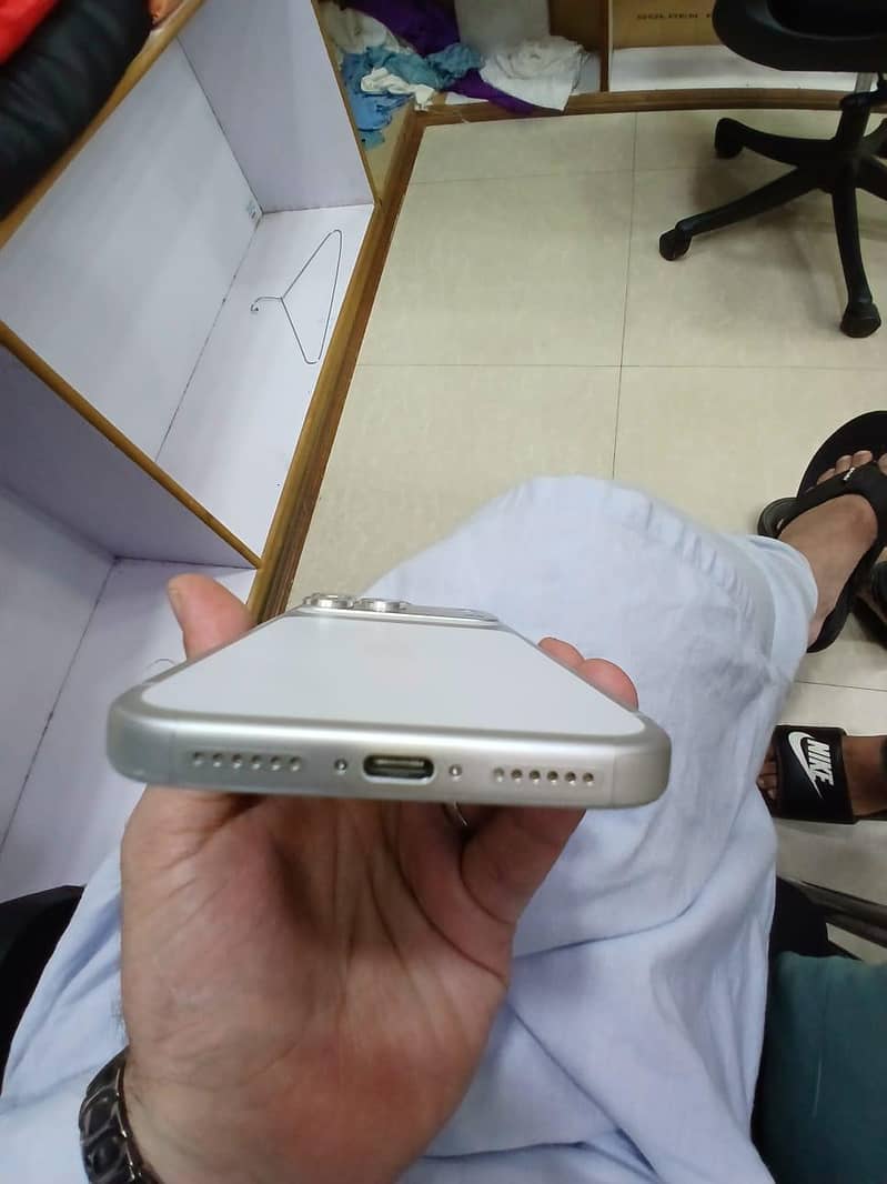 Apple iPhone 17 Pro Max 1