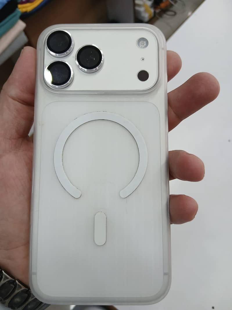 Apple iPhone 17 Pro Max 5