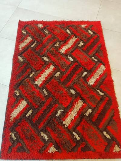 Beautiful Shaggy Wool Rug