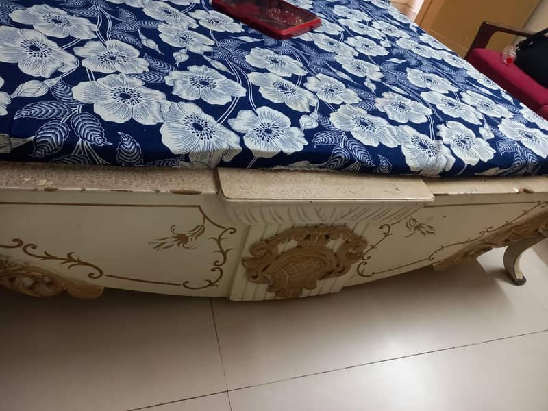 king size bed 1