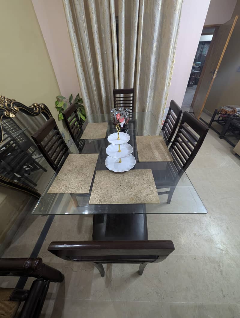 Dining table 6 seater 0