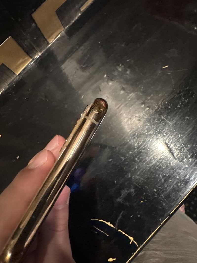 Apple iPhone 11 Pro Max 4