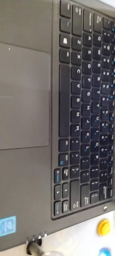 latitude 3160 condition 10/9 he urged sale krna he