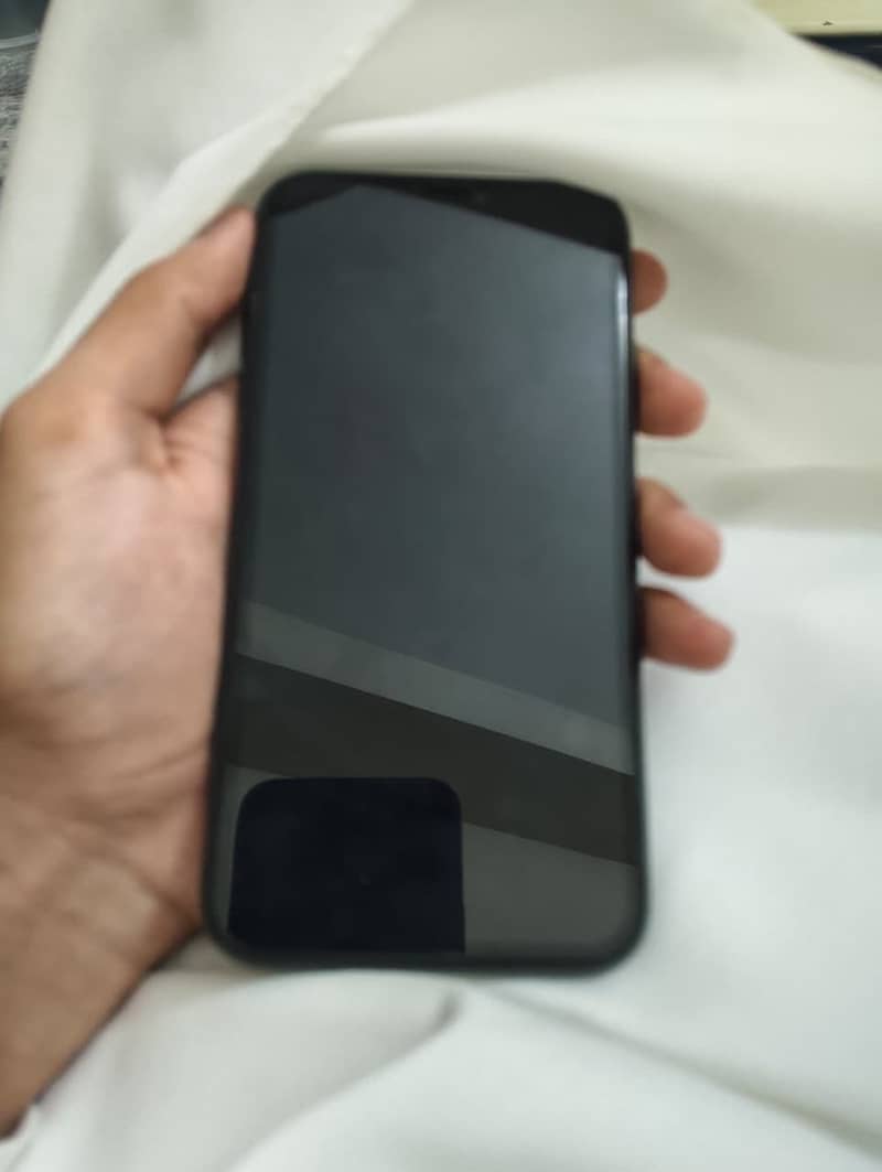 Apple iPhone 11 4